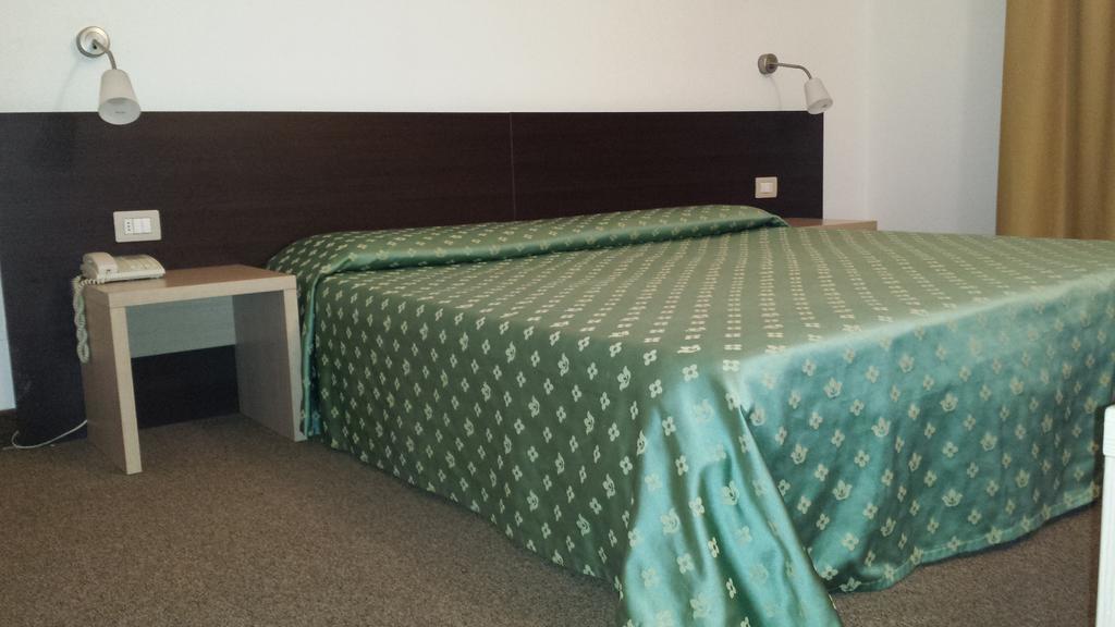 Hotel Palace Prato Chambre photo